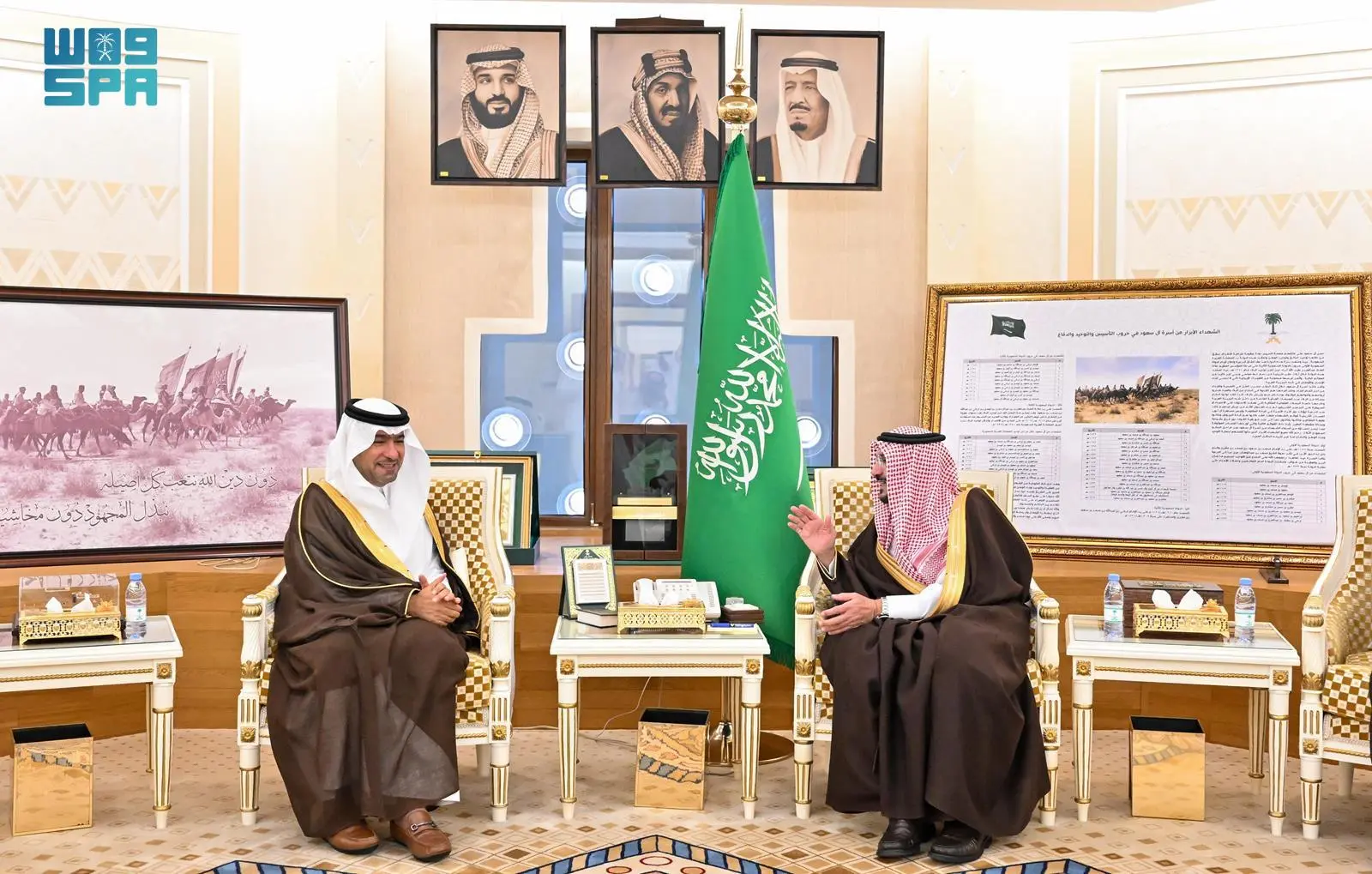 صورة خبر: أمير القصيم يستقبل وزير البلديات والإسكان