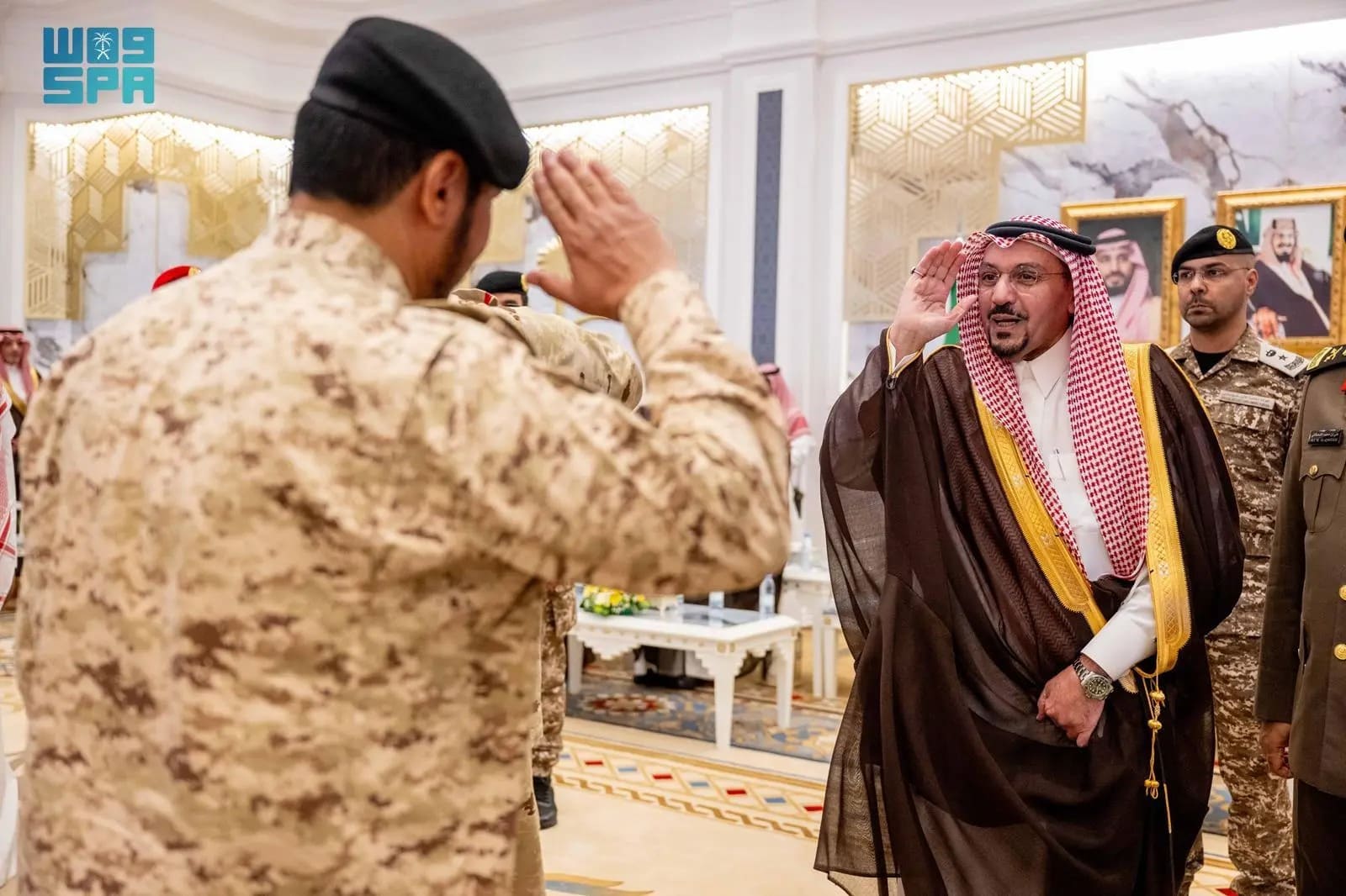 أمير القصيم يستقبل المشاركين في خدمة ضيوف الرحمن لموسم حج 1446هـ