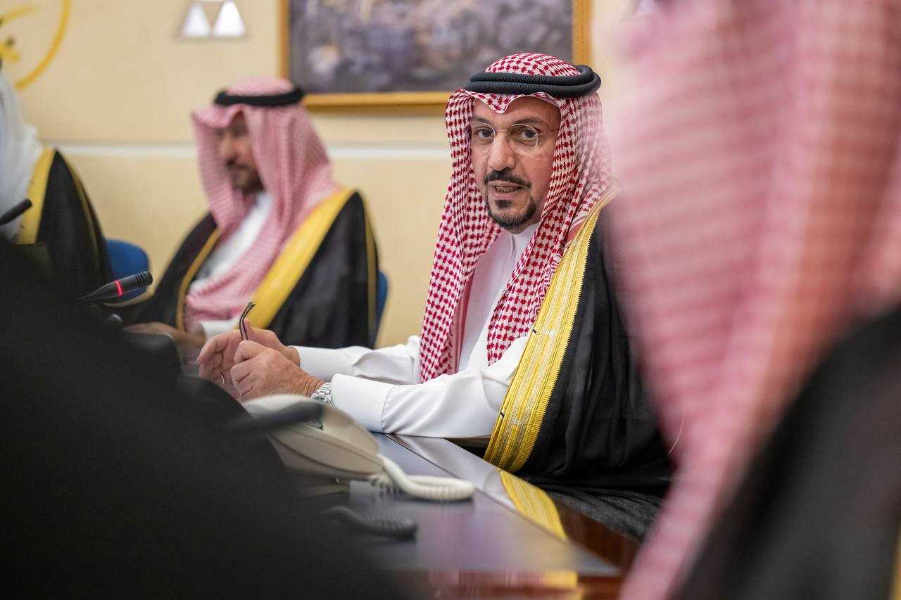 صورة خبر: سمو أمير منطقة القصيم يترأس اجتماع مجلس إدارة جمعية الإسكان الأهلية الجديد ويطّلع على منجزاتها لعام 2025م